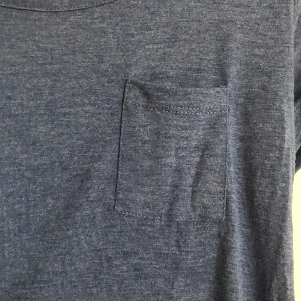 Blue Back Design Top - Picture 2 of 6